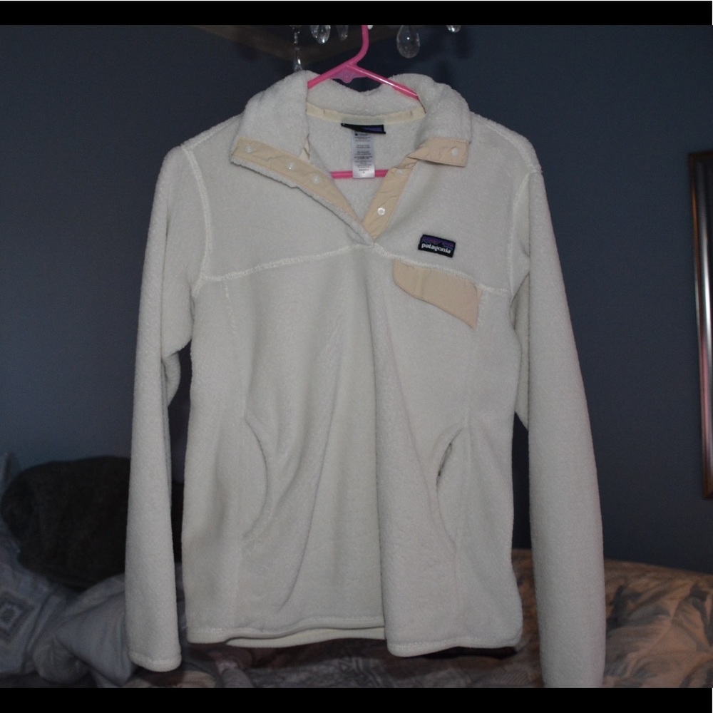 white fleece pullover patagonia